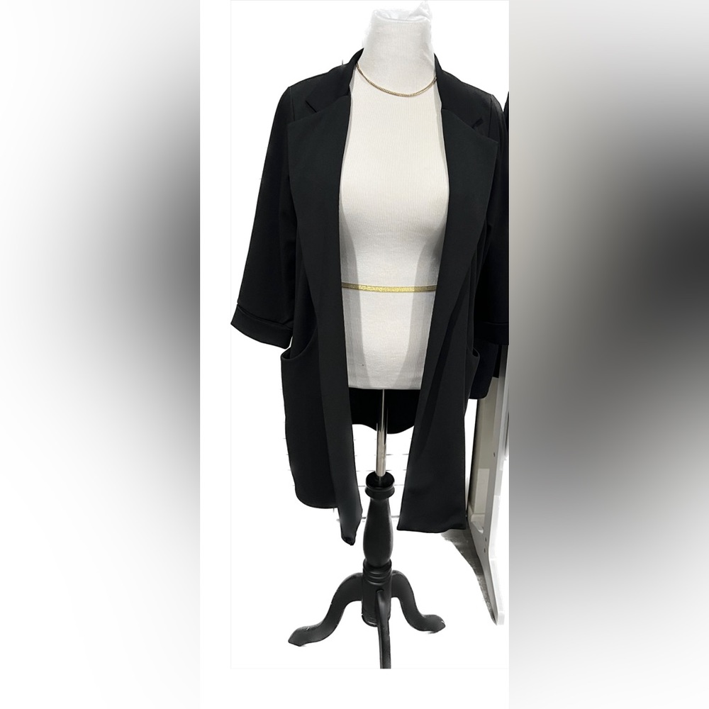 Women’s oversized black blazer